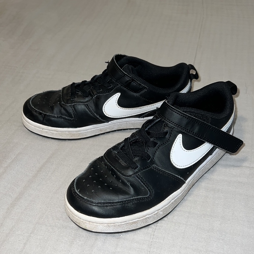 Boys Nike sneakers - Picture 3 of 7